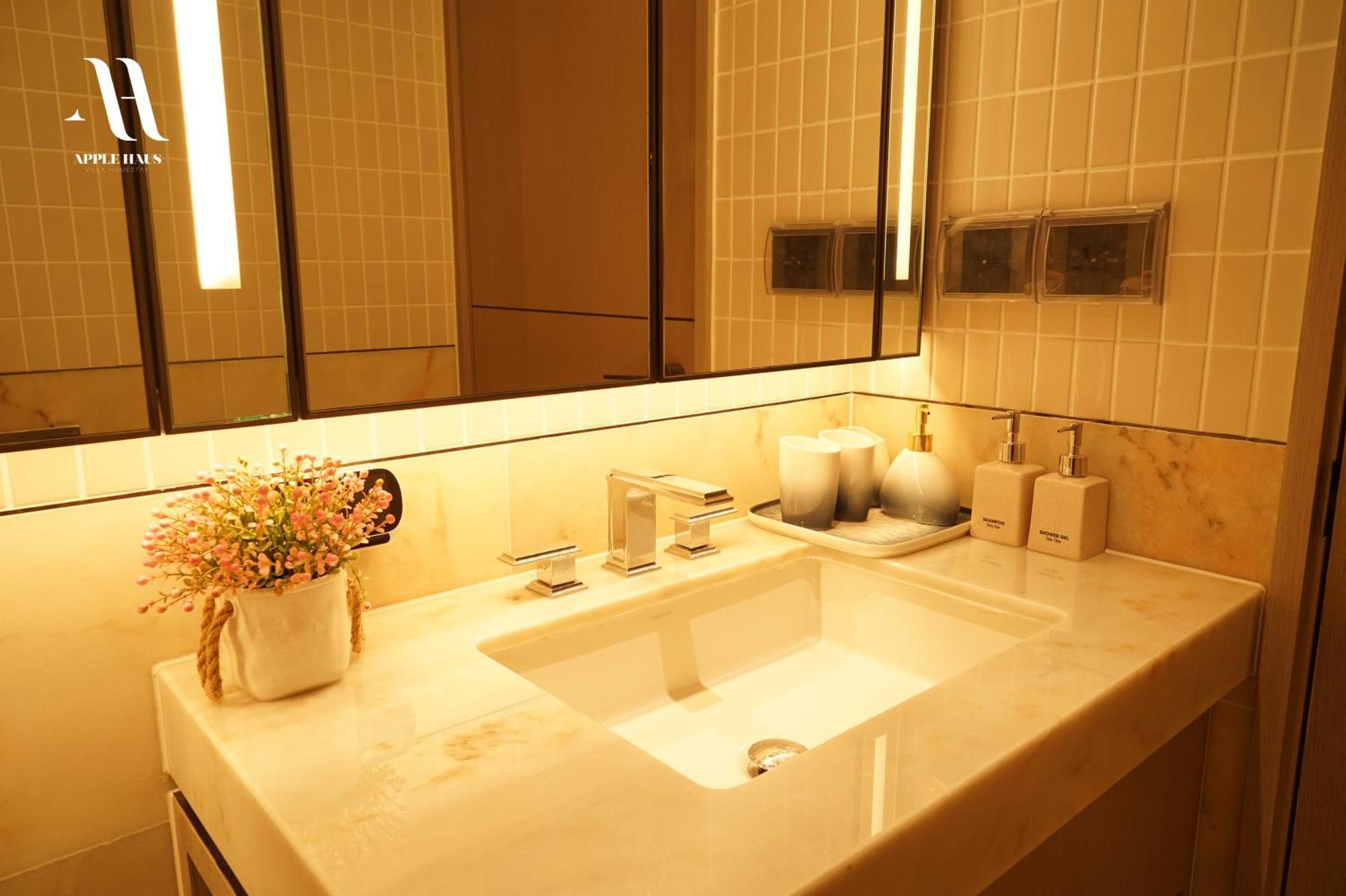 Signature With Staycation By Apple Haus Appartement *