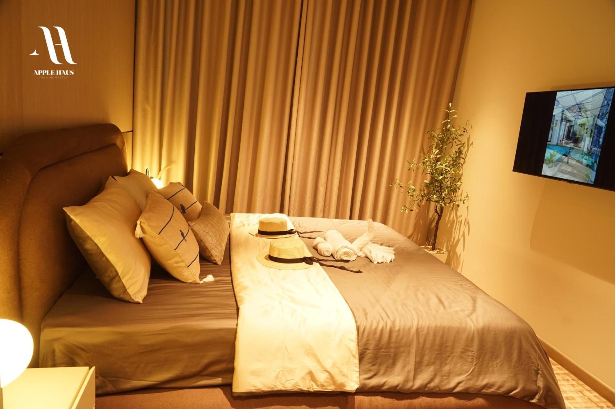 Signature With Staycation By Apple Haus *