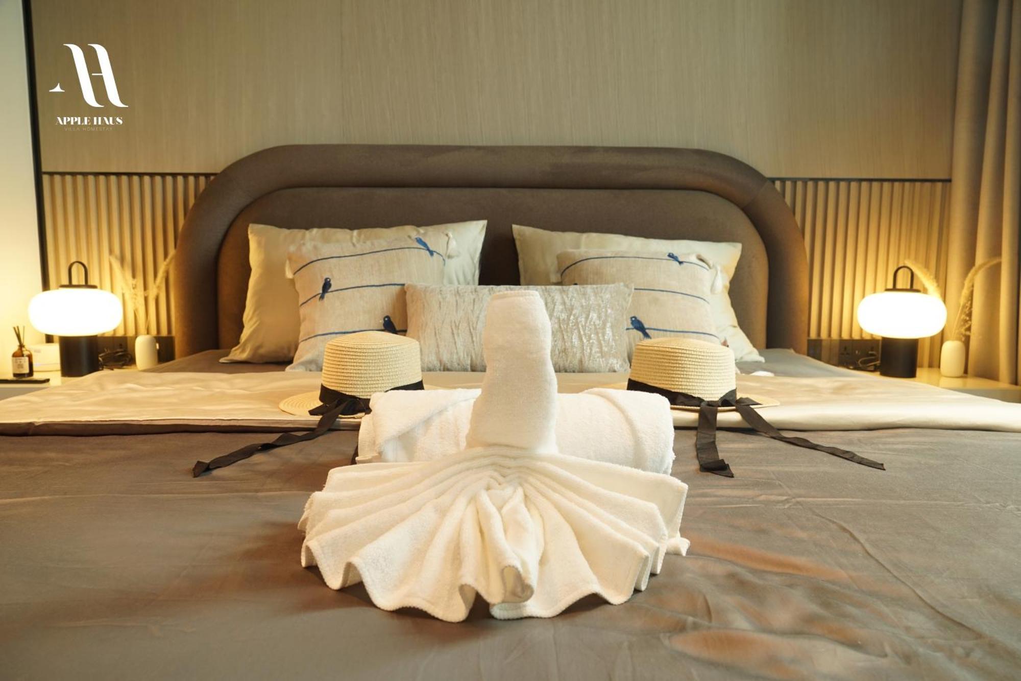 Signature With Staycation By Apple Haus *