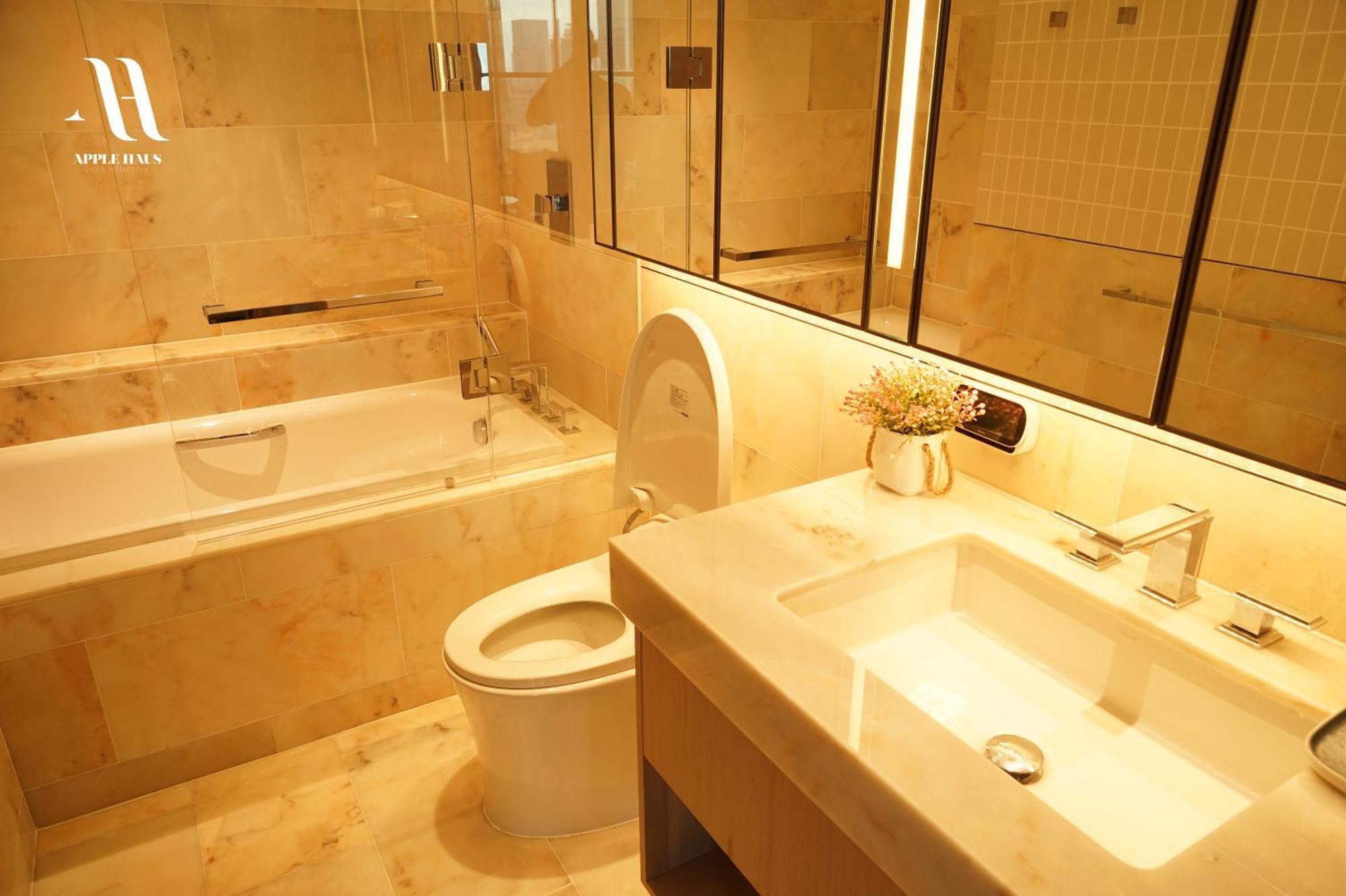 Signature With Staycation By Apple Haus * Hô Chi Minh-Ville