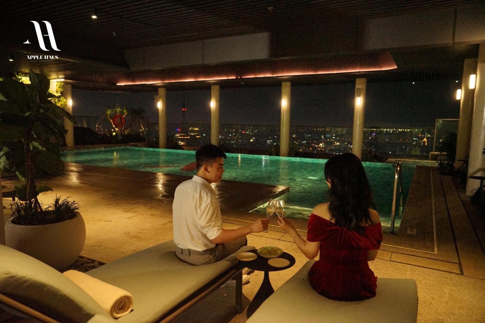 Signature With Staycation By Apple Haus *